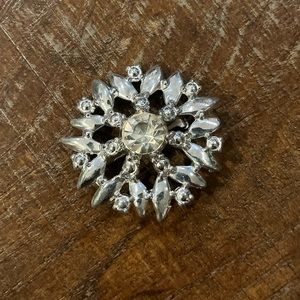 Vintage Brooch - costume jewelry